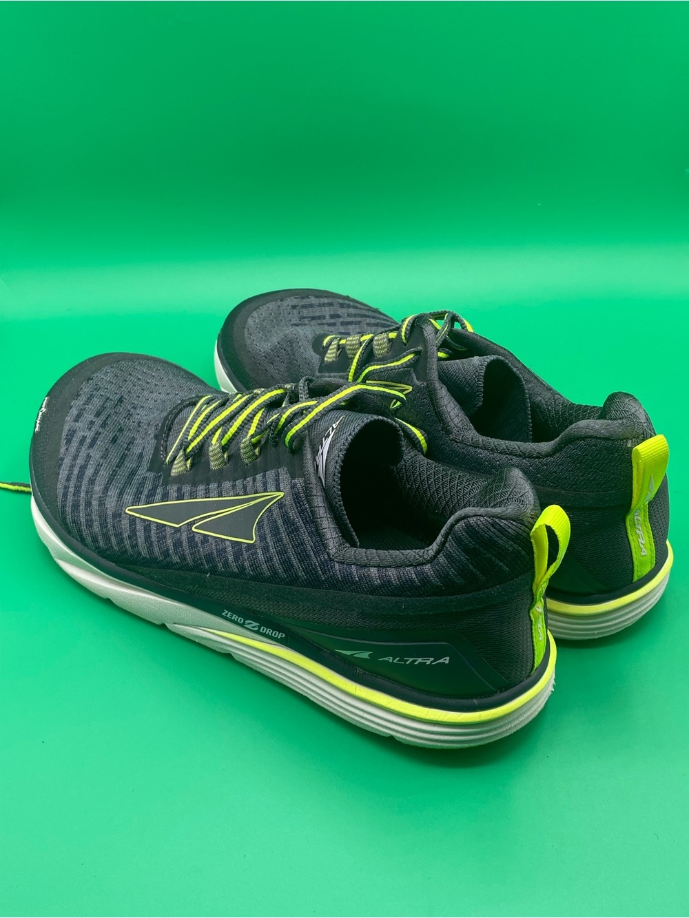 Altra Torin Knit 3.5 Gray and Yellow Athletic Running Shoes - Picture 3 of 4